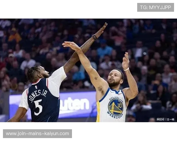 库里远投命中不断，勇士攻势如火山爆发